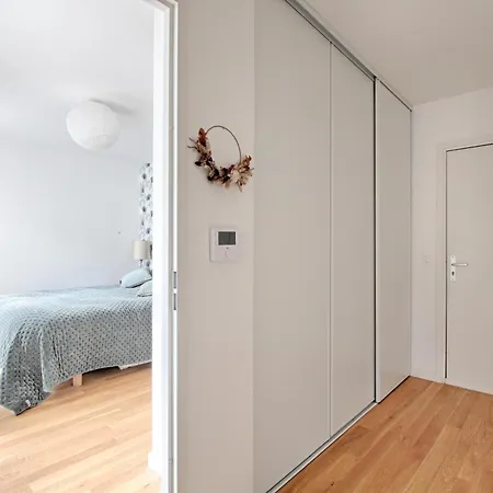 Esprit Village - Avec Parking Prive * Clamart