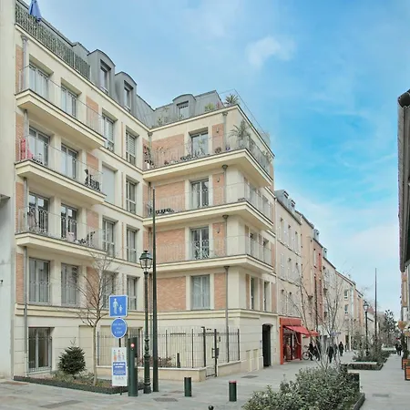 Apartment Esprit Village - Avec Parking Prive Clamart