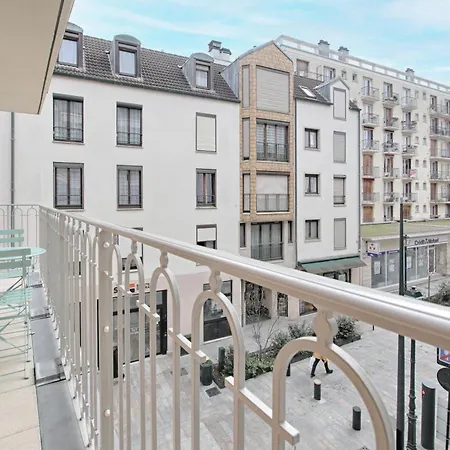 Esprit Village - Avec Parking Prive * Clamart